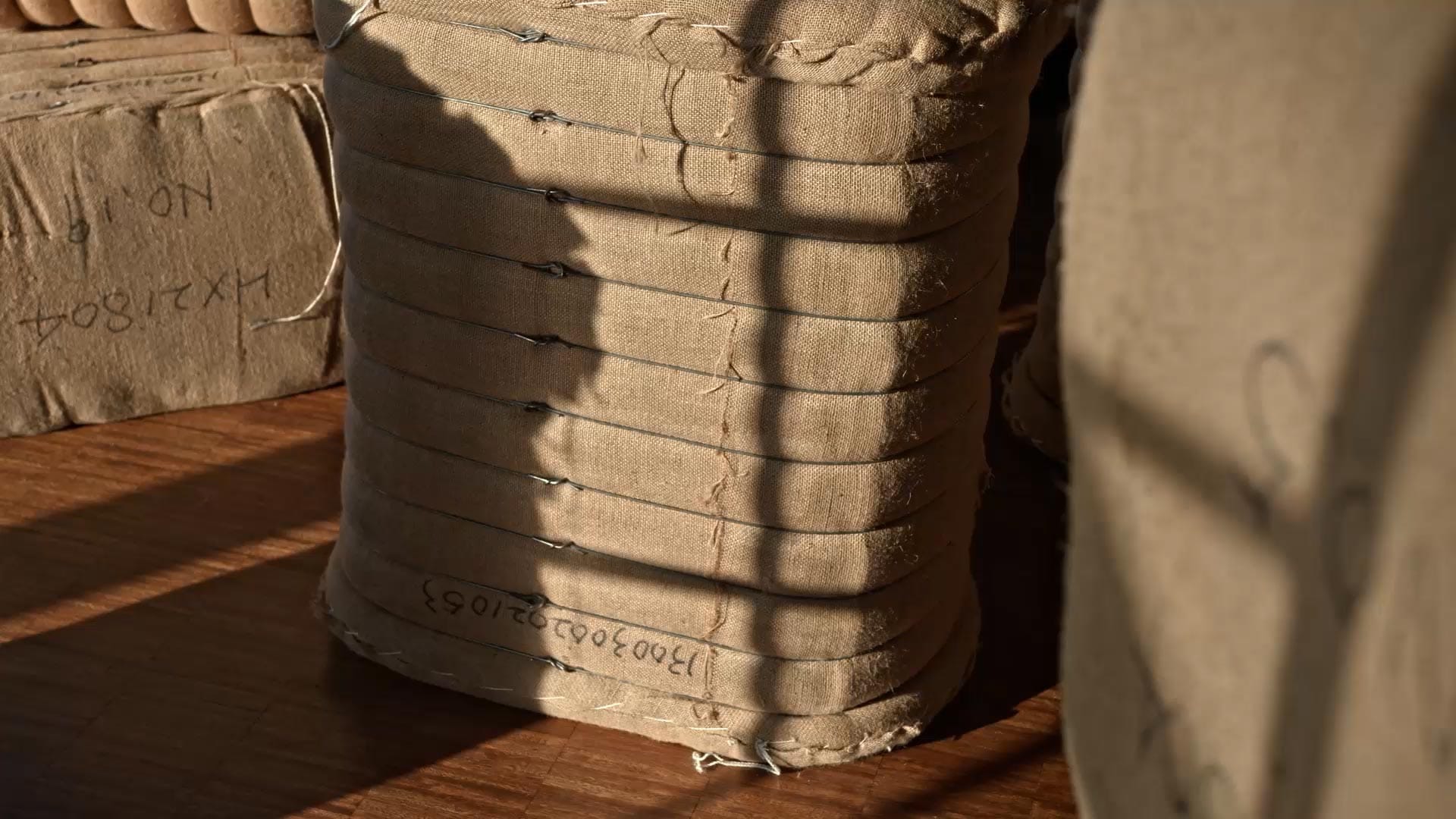 Crewneck Vicuña Natural Light Vicuna | Loro Piana US