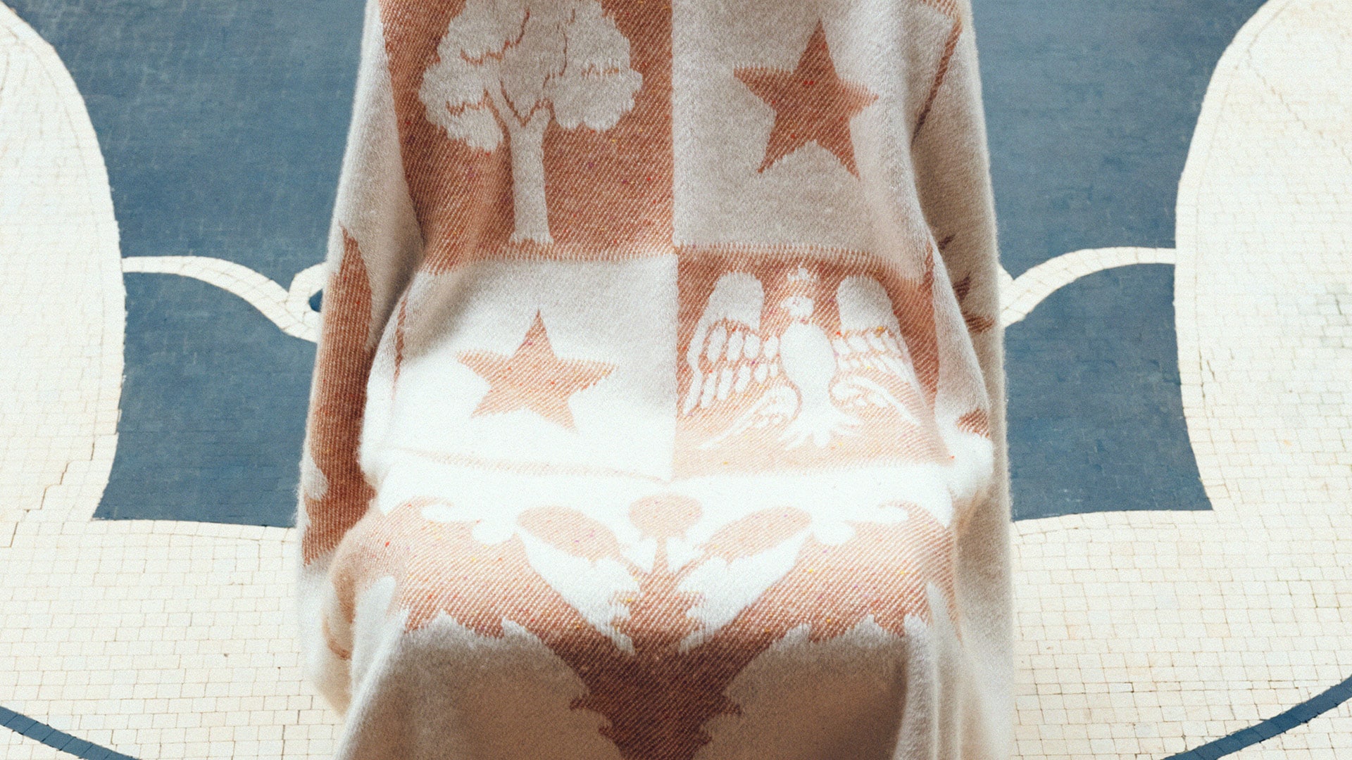 FW25_ADV-SOCIAL-CROPS_16x9_NO_LOGO_SL_33