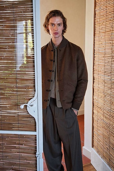 FW25_ADV-SOCIAL-CROPS_4x5_NO_LOGO_LP18