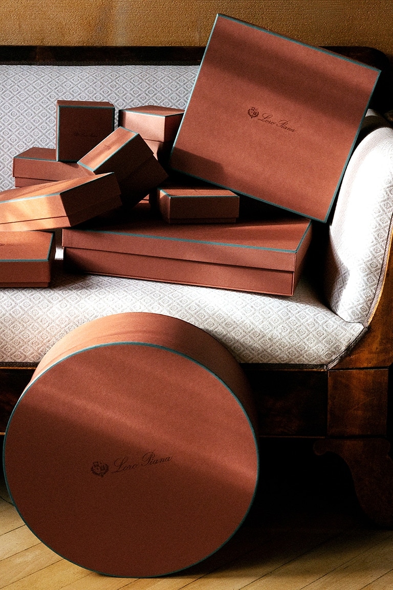 ロロ・ピアーナ：ウェア、バッグ、シューズ、アクセサリー小物